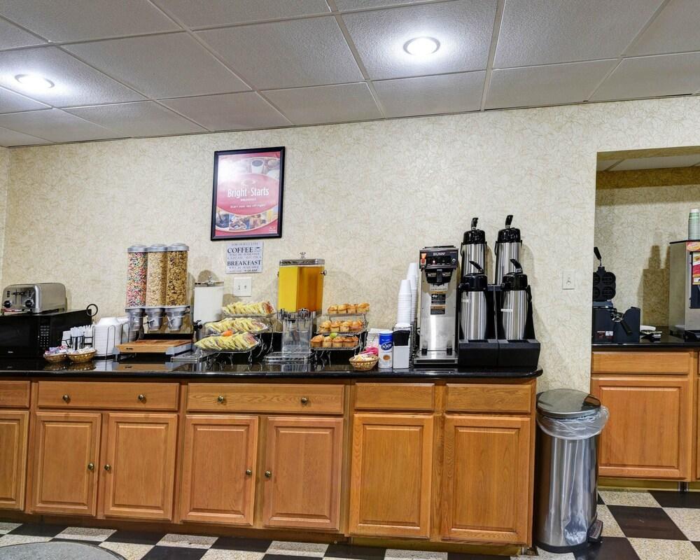 Econo Lodge Morgantown Εξωτερικό φωτογραφία
