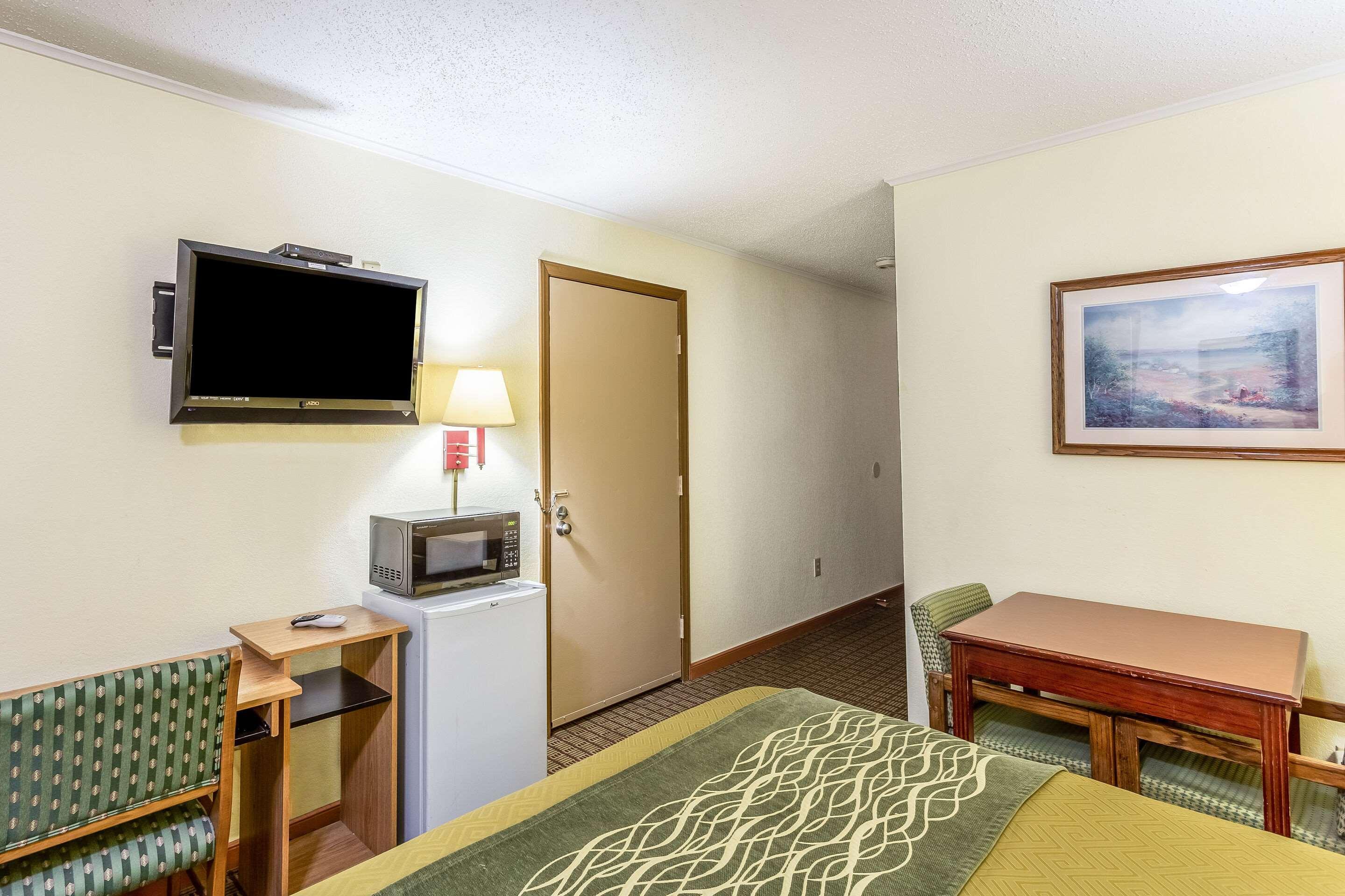 Econo Lodge Morgantown Εξωτερικό φωτογραφία