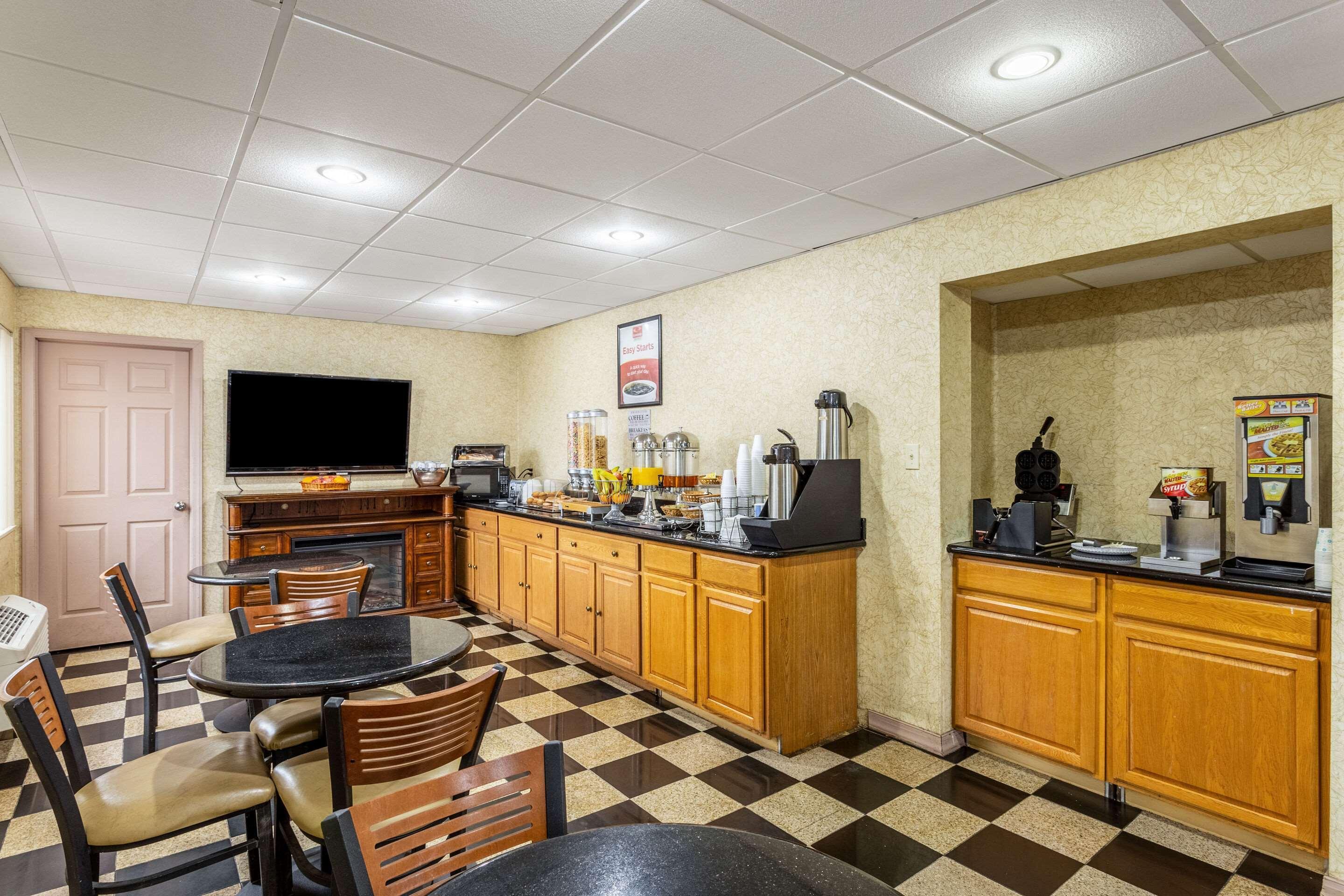 Econo Lodge Morgantown Εξωτερικό φωτογραφία