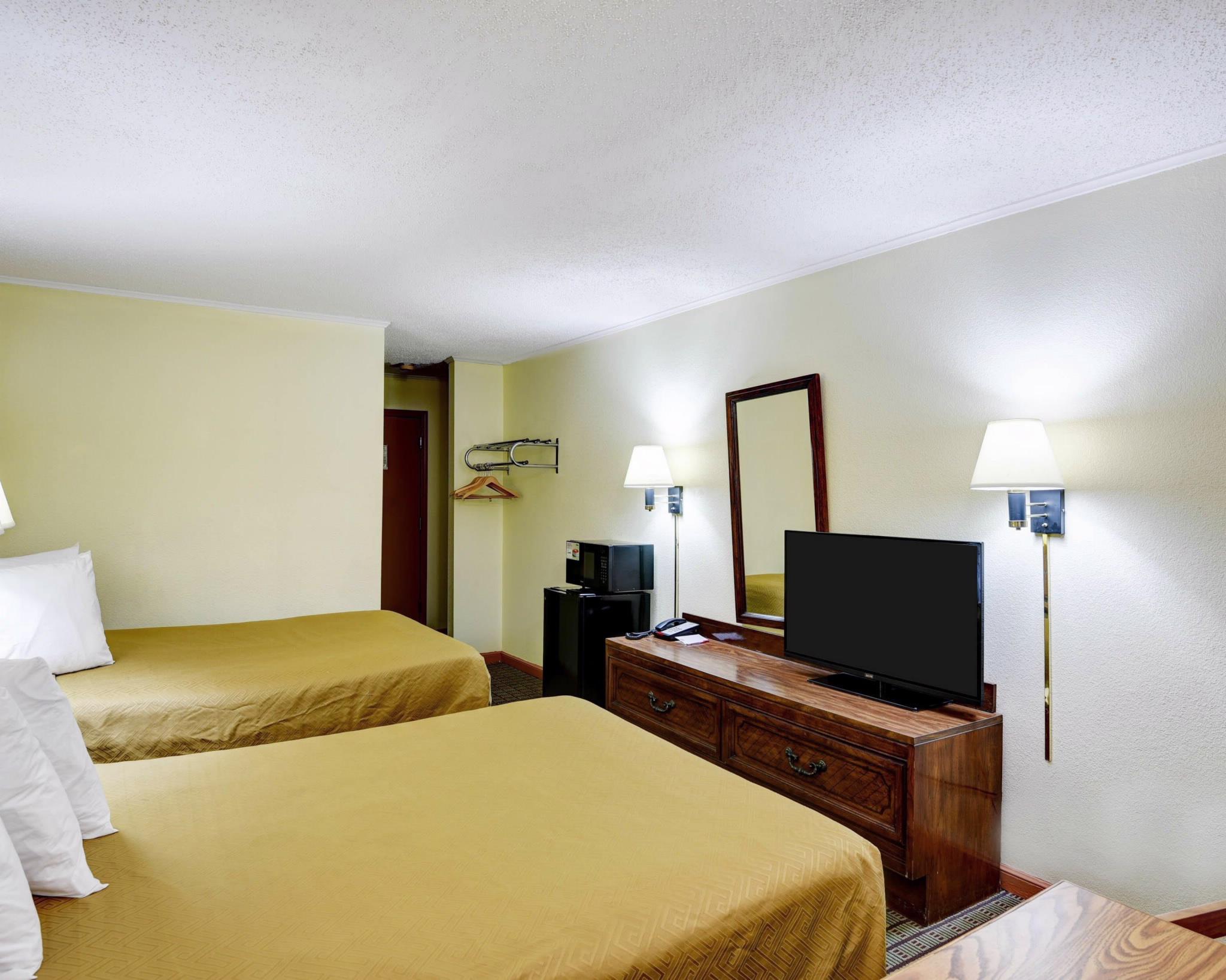 Econo Lodge Morgantown Εξωτερικό φωτογραφία