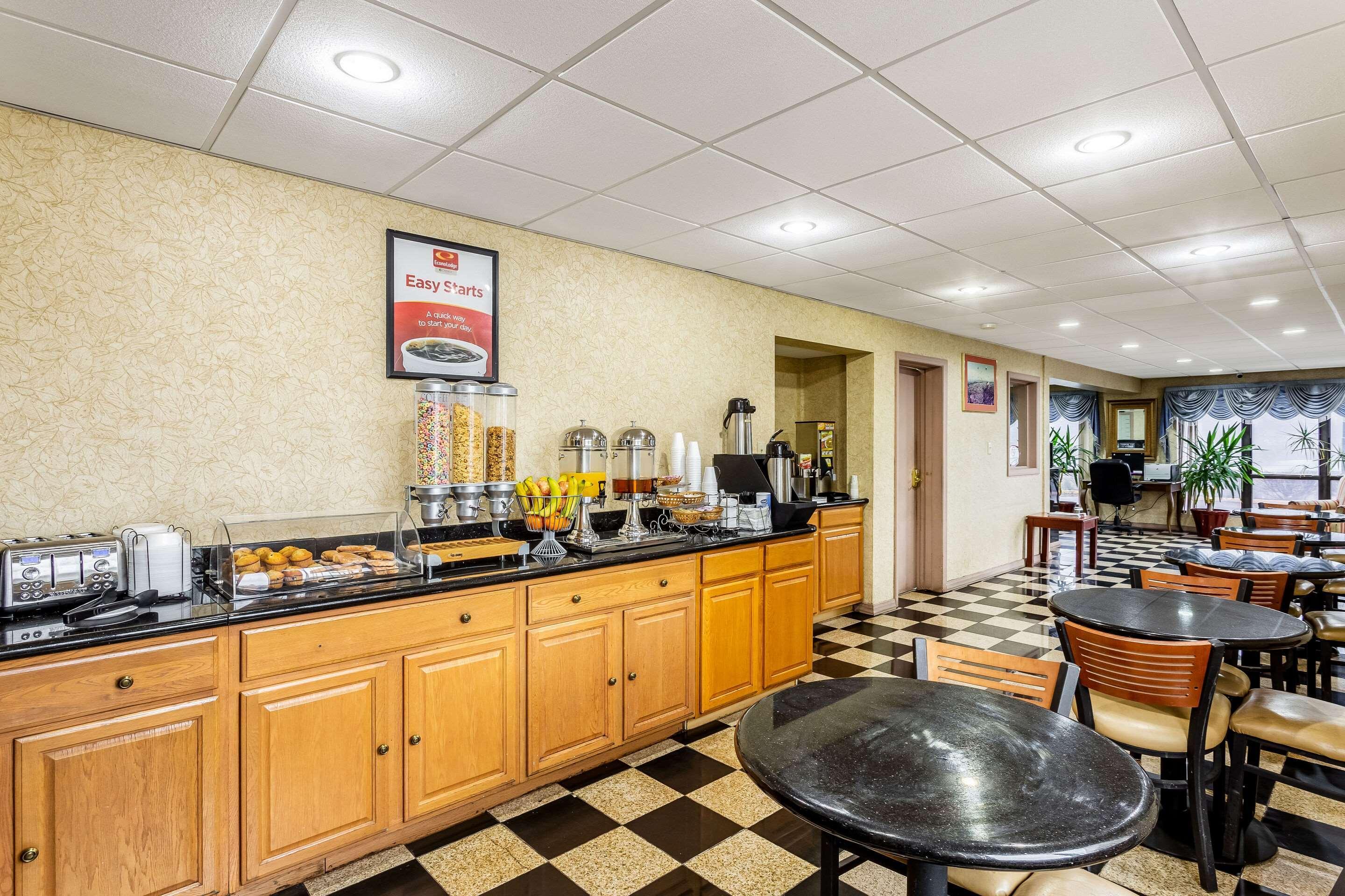 Econo Lodge Morgantown Εξωτερικό φωτογραφία