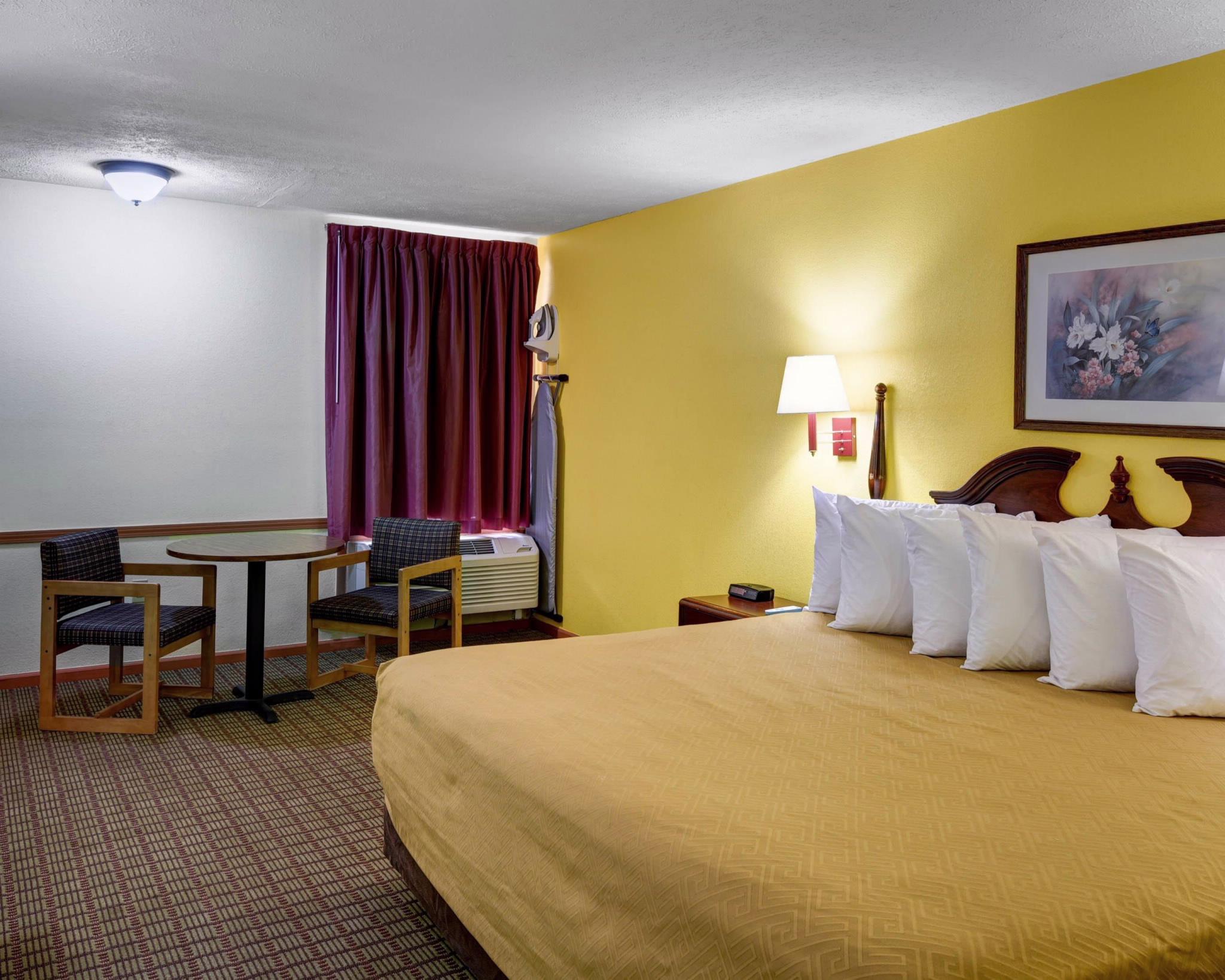 Econo Lodge Morgantown Εξωτερικό φωτογραφία