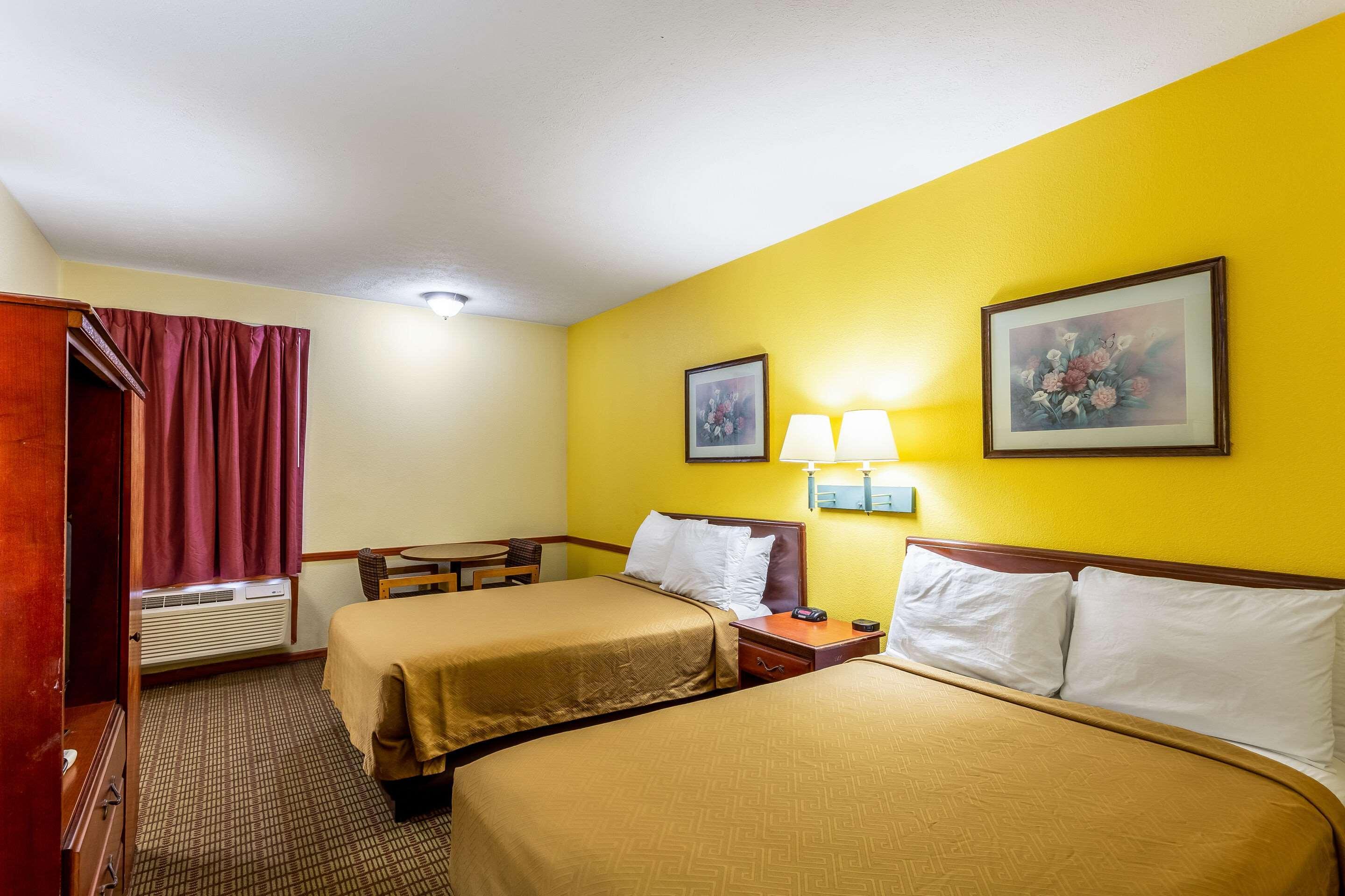 Econo Lodge Morgantown Εξωτερικό φωτογραφία