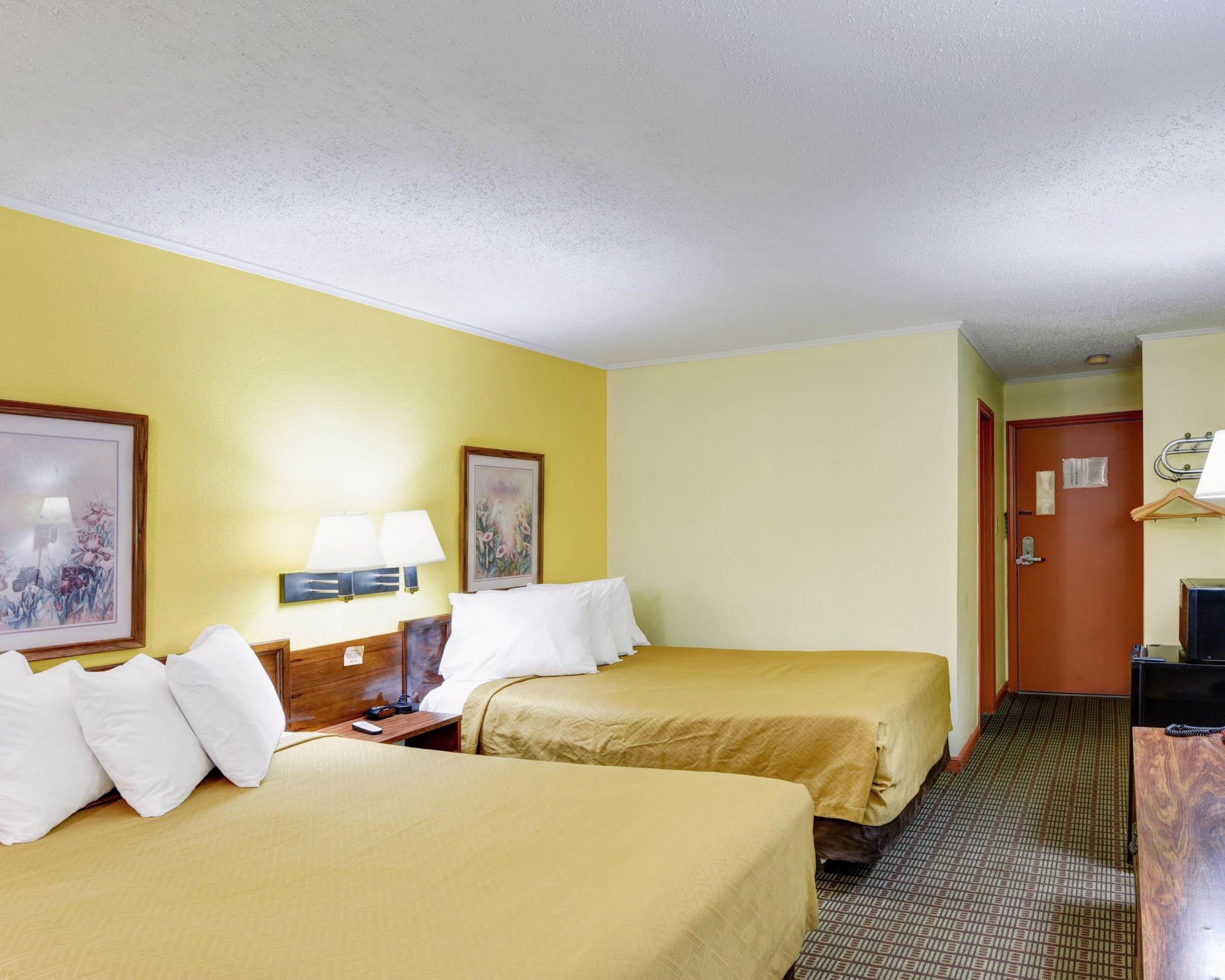 Econo Lodge Morgantown Εξωτερικό φωτογραφία