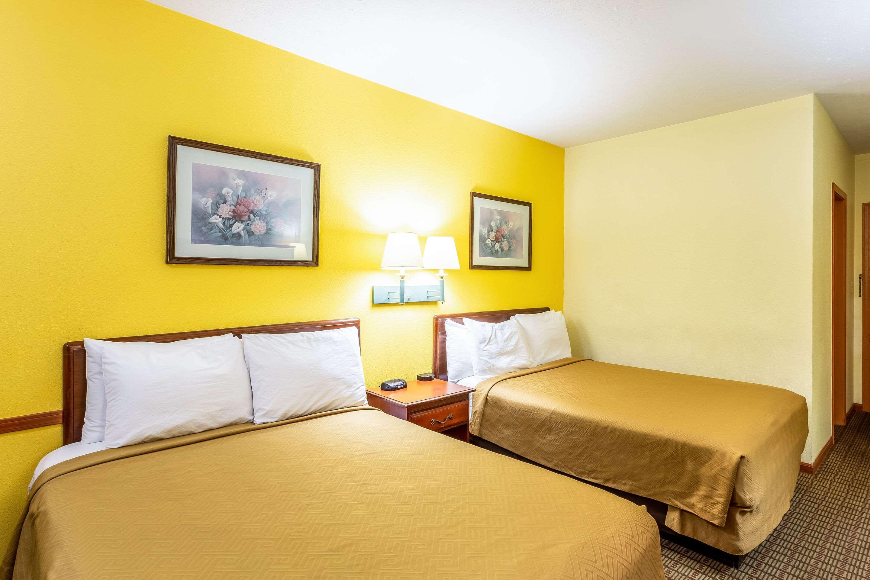 Econo Lodge Morgantown Εξωτερικό φωτογραφία